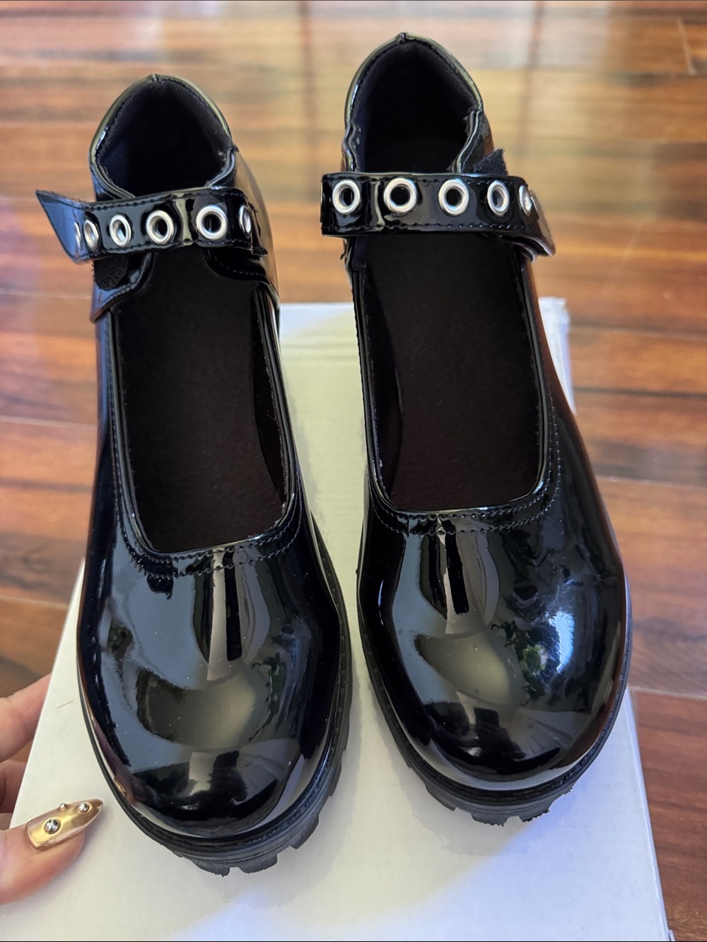 Patent Black Mary Jane Chunky Heel Pumps NWOT - Picture 2 of 3